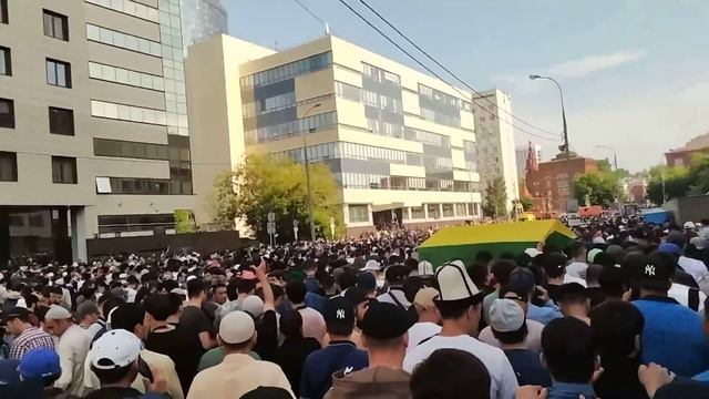 Проспект Мира 09.07.22 Курбон хайит байрамы более 2 М человек смотреть онлайн