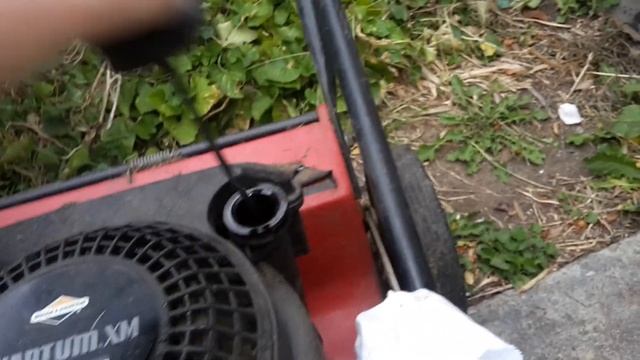 video for Gab. how to check and add oil to Briggs and Stratton Quantum mower engine смотреть онлайн