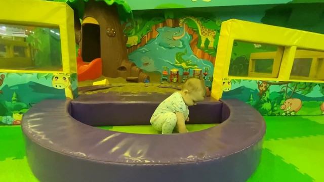 ПЕРВЫЙ ВЛОГ ПРОГУЛКА ИГРОВАЯ смотреть онлайн
