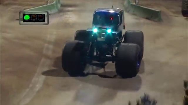 Grave Digger vs Son-uva Digger Monster Jam World Finals Semi-finals 2016 смотреть онлайн
