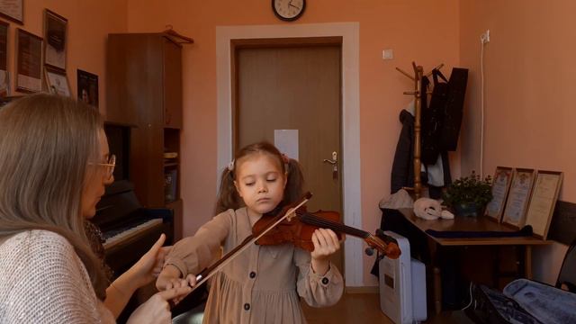 10 февраля. Упражнение для правой руки для Камиллы. смотреть онлайн