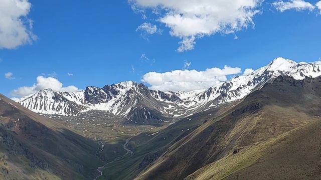 Подъем на перевал Северный Каракайский 2880 м. и высшую точку хребта Шаукам 2972 м.17.06.2023 г. смотреть онлайн
