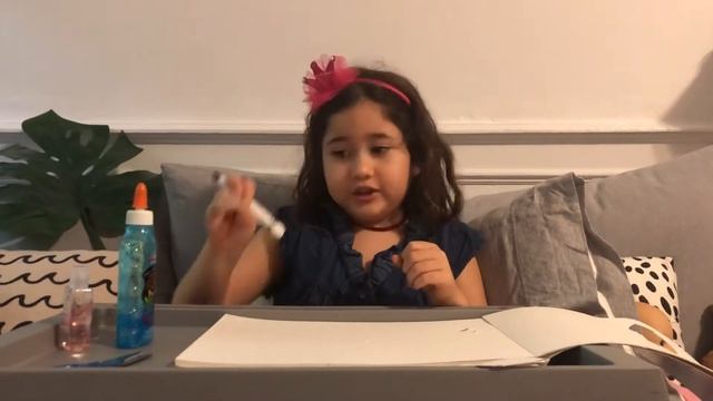 Emmy makes Shadow Puppets! Quarantine how-to. Rainy day activity. Shadow Puppet смотреть онлайн