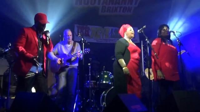 Suzie & Friends @ Hootananny 12Jan17 Pt 8 (Super Sass) смотреть онлайн