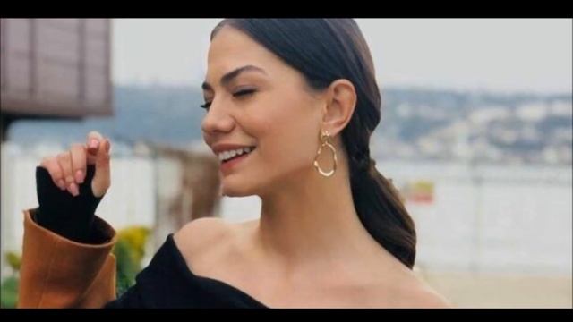 ¿Por qué Demet Özdemir se comprometió con Oğuzhan Koç en lugar de con Can Yaman? смотреть онлайн
