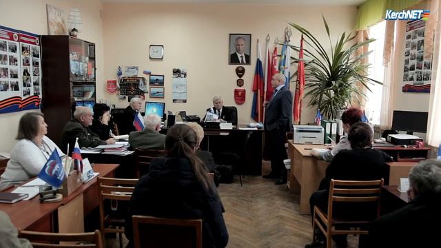 Керчь: депутат ГосДумы РФ обещает помочь ветеранской организации смотреть онлайн