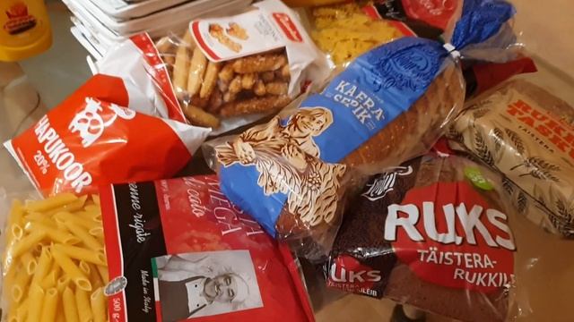 Покупки мужа в магазине.Обзор продуктового набора школьника на дистанционке.В Таллинне опять зима смотреть онлайн