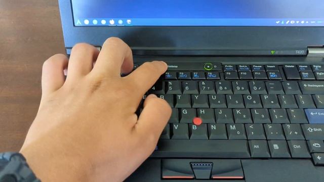 ThinkPad T420 ThinkFart Button смотреть онлайн