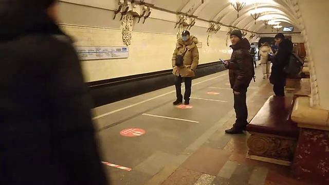 Русич прибывает на станцию Арбатская смотреть онлайн