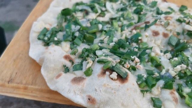 Лаваш тонкий и Лепёшки молочные как из Тандыра / Выпечка на пекарском камне в домашних условиях смотреть онлайн