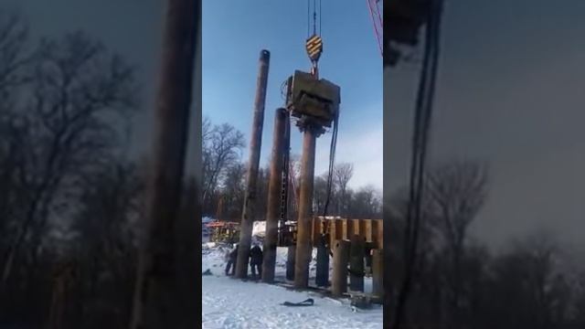 Погружение труб 24 мт. крановым вибропогружателем! ICE 54 NF смотреть онлайн