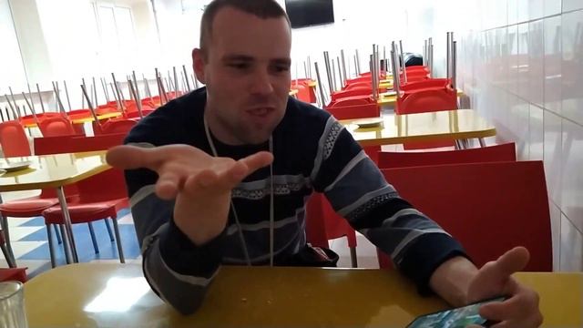 Спор на четыре печенюшки, сможет ли человек съесть за раз 4 штучки печенюшек? смотреть онлайн