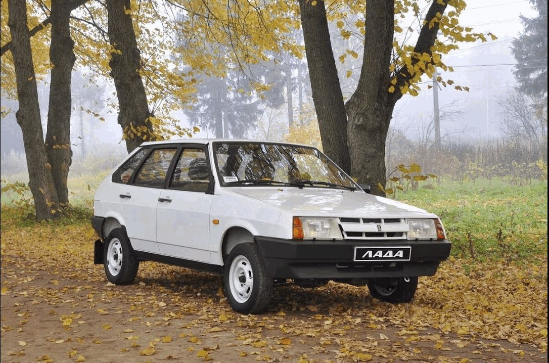 Девятка может вырывать мелкие деревья.