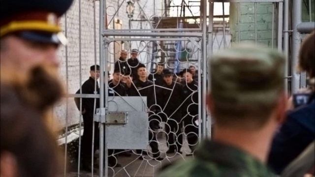 На что играют в карты за решёткой смотреть онлайн