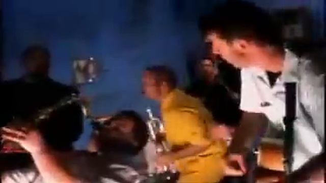 The Atomic Fireballs - Man with the Hex [ScoobyDoo version] смотреть онлайн
