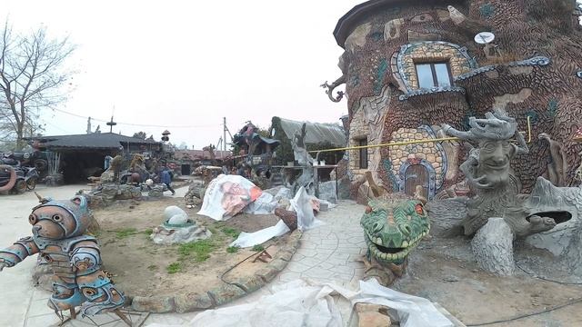 обзор усадьбы . скульптуры с арт бетона кикиморы и лешего с зайкой смотреть онлайн