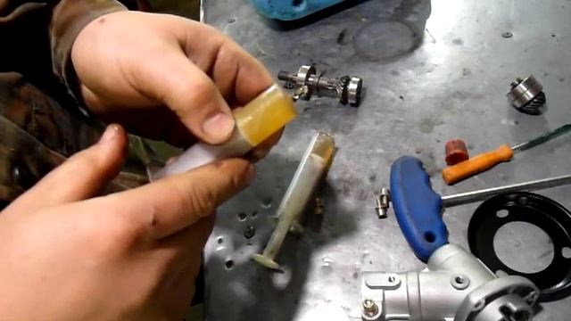 Как обслужить редуктор бензокосы (мотокосы) китайской смотреть онлайн