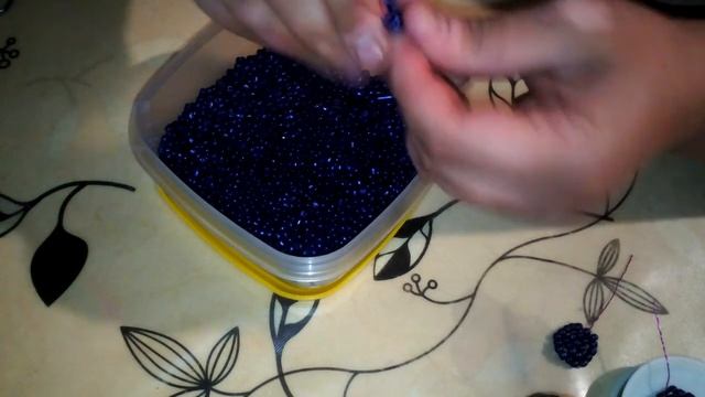 Лепесток из бисера в виде треугольника (вариант 1) смотреть онлайн