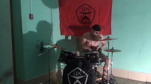 Барабанщик жгет смотреть онлайн