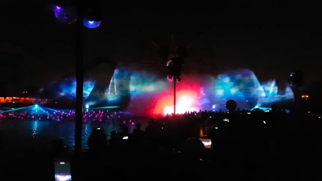 Walking in Disneyland California 4K смотреть онлайн