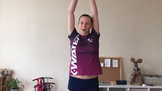 Нескучная разминка для пловца (пригодится и дома, и в бассейне) смотреть онлайн