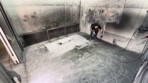 Уборка покрасочной камеры! Cleaning the spray booth!