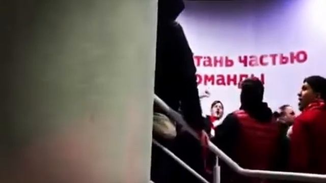 За красно-белый флаг, за ромб, что на груби и всех своих врагов дави... смотреть онлайн