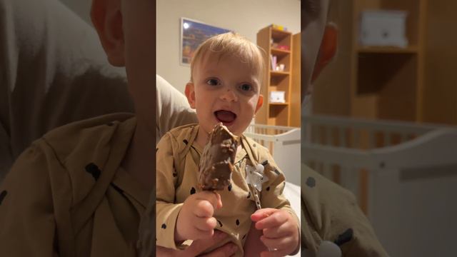 Первое мороженное 1.2 месяца | дети и мороженное смотреть онлайн