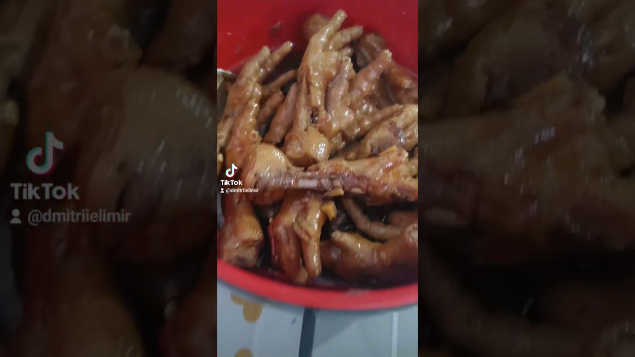 Is it delicious? #filipinofood #chikenfeet #philippines #food #travel2023 #manila #chiken смотреть онлайн