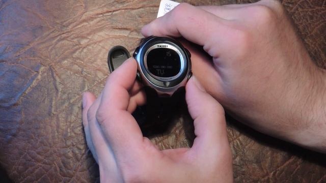 Часы SKMEI ИЗМЕРЯЮТ ТЕМПЕРАТУРУ смотреть онлайн