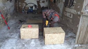 Гнездо для гусей, уток  Смотреть до конца Уход за гусями весной Гуска сидит в гнезде Скоро весна