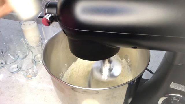 Karaca Powercast Chef Döküm Stand Mikser - Kıvamlı Hamur Denemesi смотреть онлайн