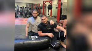 Единственная любовь лучшего бойца UFC. Как выглядит жена Хабиба Нурмагомедова.