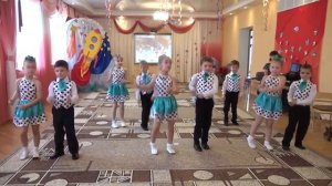 Танец __Мы самые лучшие!_ на день рождения детского сада..mp4