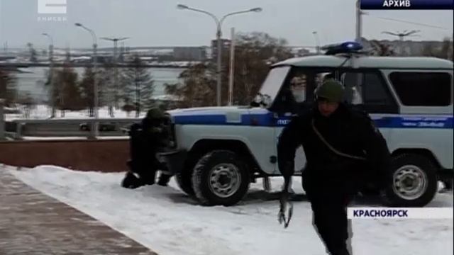 Горожан попросили не пугаться большого числа полицейских и спецтехники на улицах Красноярска смотреть онлайн