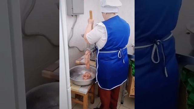 Ченцова Галина Викторовна - повар 6 разряда ОАО имени Ленина. смотреть онлайн