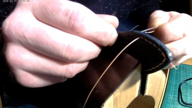 О седельном шве на примере прошивки ремня. About saddle stitch. смотреть онлайн