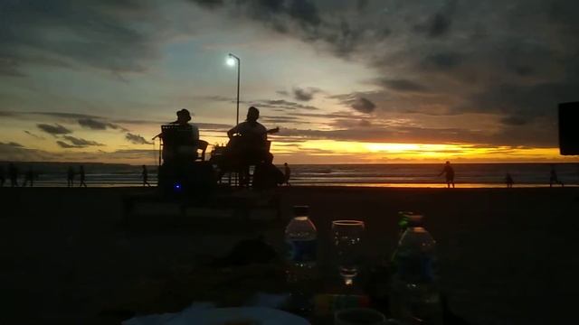 Закаты на Бали, пляж Семиньяк. Sunset At Bali, Seminyak Beach! With Ed Sheeran