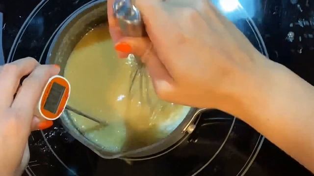 How to make PERFECT CARAMEL APPLES! Tutorial + Recipe смотреть онлайн