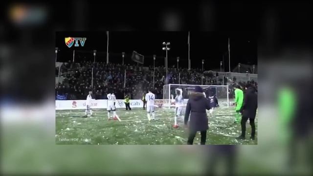 Футболисты шведского клуба Djurgården устроили с фанатами битву снежками смотреть онлайн