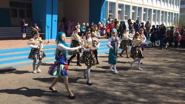 Танец к 1 мая - дню единства смотреть онлайн