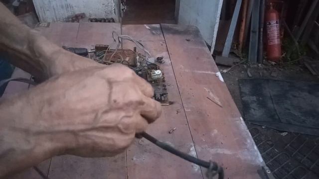 Разборка телевизора марки LG на цветной металл. смотреть онлайн