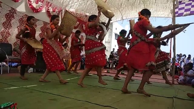 SCHOOL DANCE смотреть онлайн