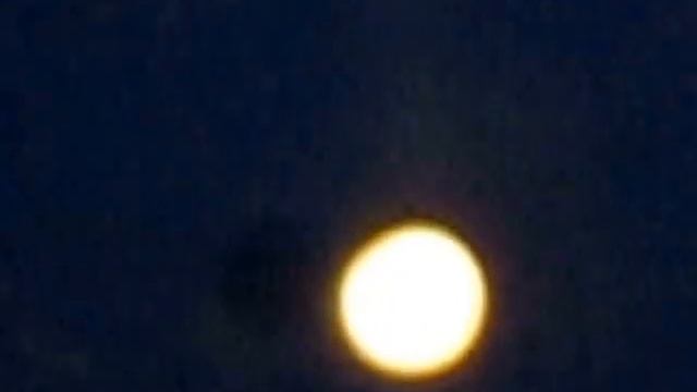 Красно желтая луна ночью 21 июня смотреть онлайн