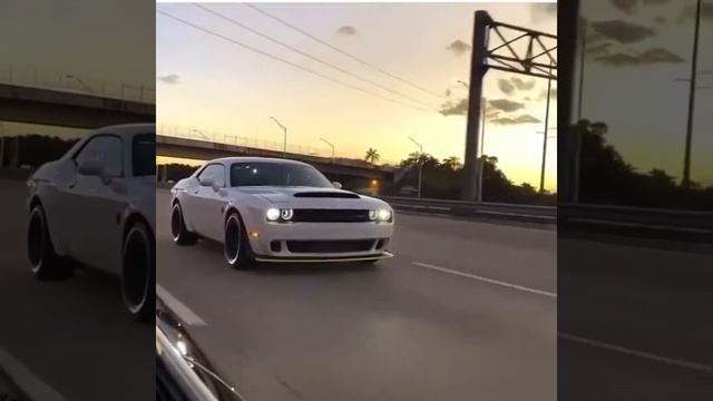 Dodge Challenger Supercharger Sound смотреть онлайн