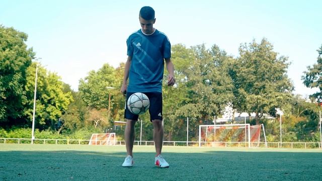 7 Best Flick Up Skills Tutorial. Learn Football Skills. Freestyle смотреть онлайн