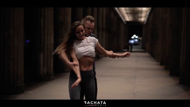 Apologize - Dj Dimensions Bachata Remix I Kriss & Natalia Bachata Under The Columns - Berlin 2019 смотреть онлайн