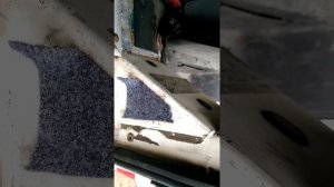 Тестировали мебельный клей на карпета к металлу