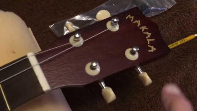 Steve Bright installing under saddle pickup in Baritone Ukulele pt1 смотреть онлайн