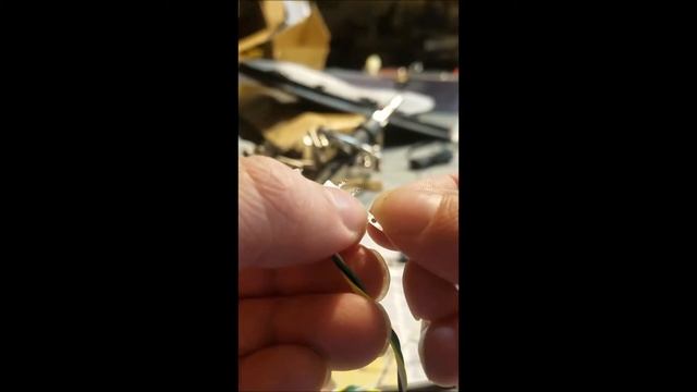 Tutorial on handling and crimping a micro JST 1.25 connector смотреть онлайн